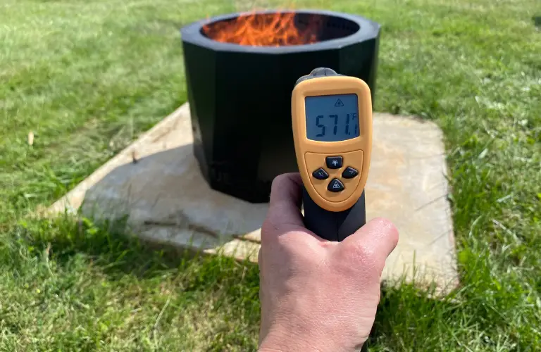 thermometer showing 571 degrees